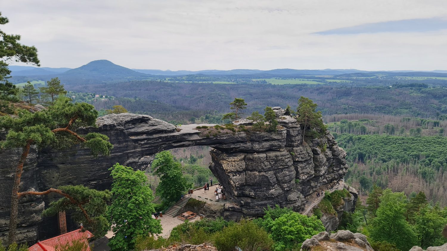 Freistehende Sandsteingipfel im Elbsandsteingebirge